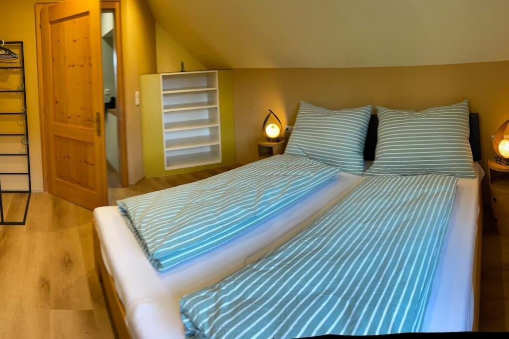 Neu Renoviertes 2Zi Appartment Im Dg Feldkirch Exteriör bild
